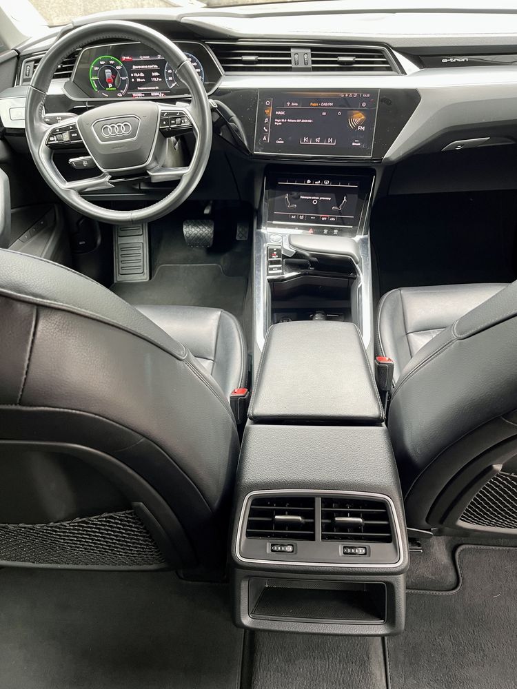 Audi e-tron 50 2020 71 kWh Quattro, Ауді Етрон 50
