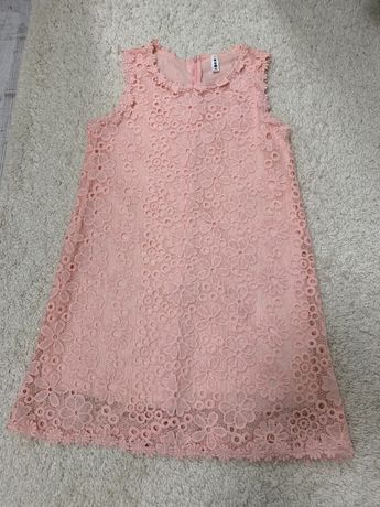 Нежное розовое платье