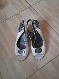 Sandały białe 40 Karino