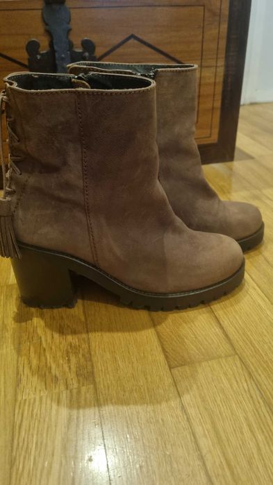 Botins tacao alto castanhas