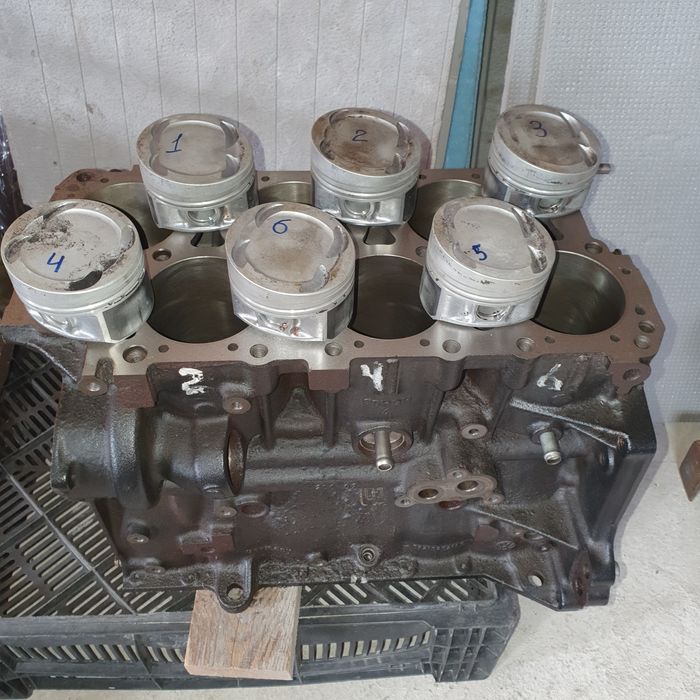Блок циліндрів 3.2 бензин VR6 2008 р.