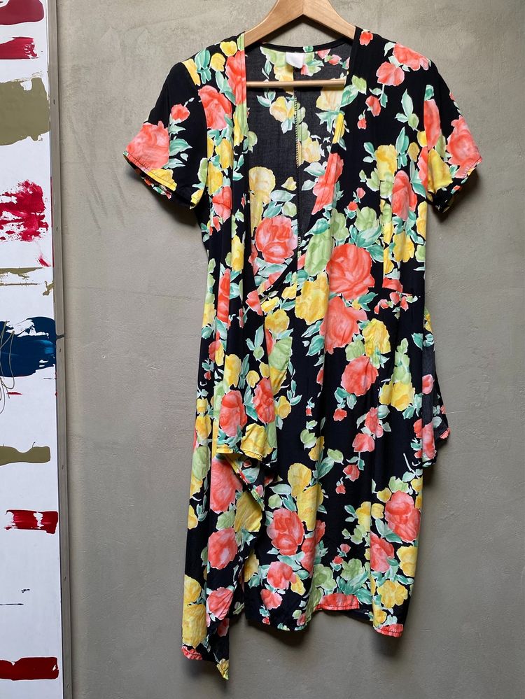 Piękna kobieca sukienka w kwiaty vintage retro prl kopertowa