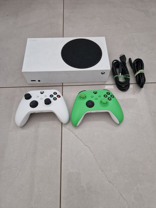 Xbox series s 512gb Ssd + 2x Pad + okablowanie