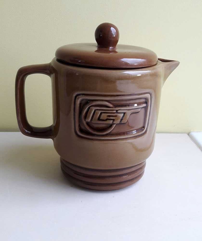 Комплект для кави: кувшин з кришкою і 4 чашки 1970-і, новий.