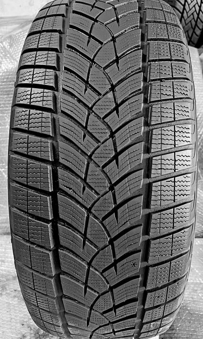 Шини Б/в 255.55.19 пара Goodyear