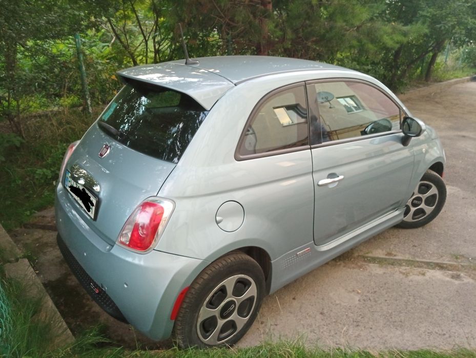 Fiat 500e електромобіль - ідеальний міський, економний, надійний