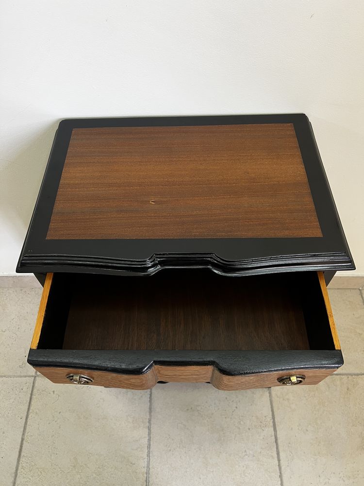 Mesa de cabeceira/ movel gavetas