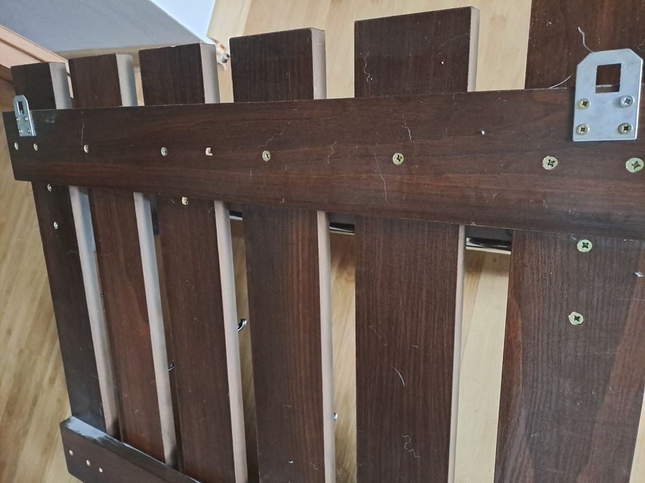 Wieszak na ubrania drewniany