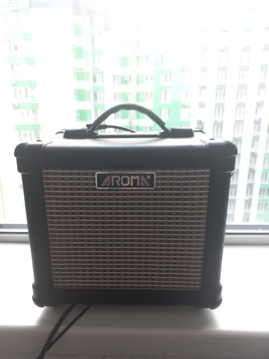 Комбик для гитары Аroma