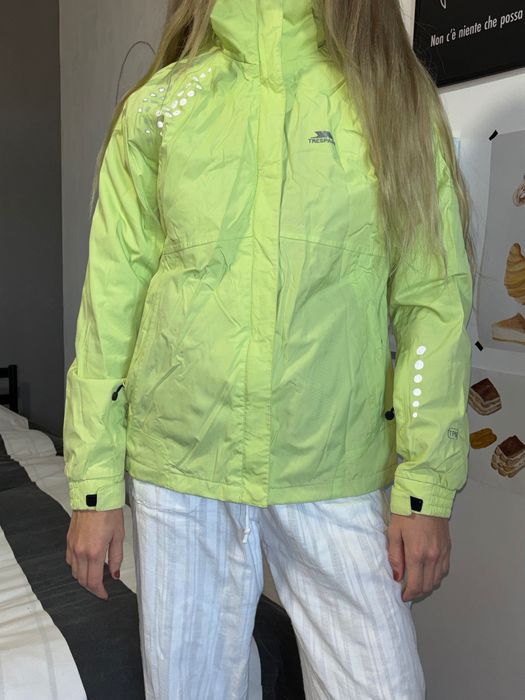 Куртка лижна , куртка трекінгова з захистом від вітру та води