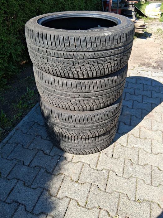 Opony zimowe 235x45xR18 98V