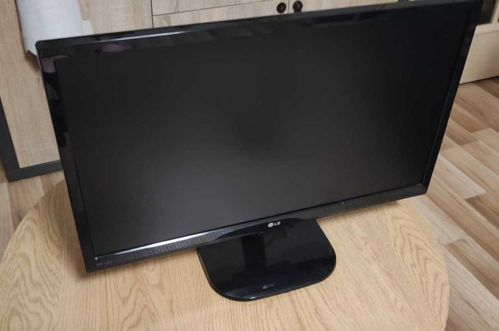 Monitor LG 23MP48HQ-P Czarny. Stan Idealny. 23 CALE