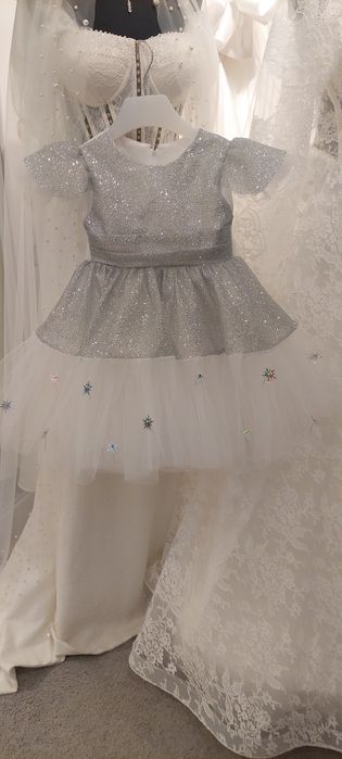 Святкові новорічні  випускні дитячі сукні сніжинка, зірочка, зима