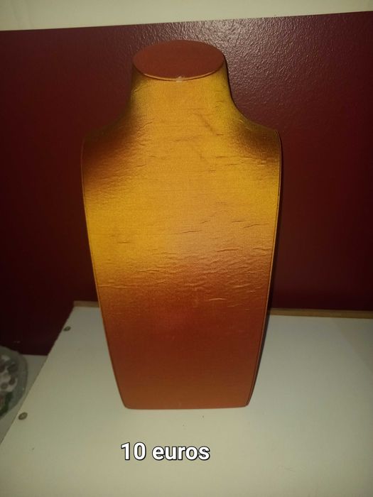 Busto porta colares