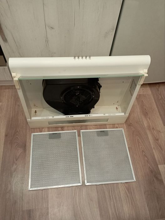 Вытяжка кухонная PYRAMIDA WH 2060 white