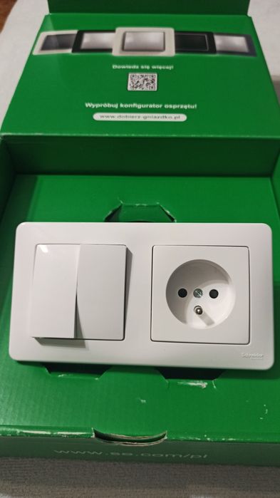 Gniazdko elektryczne + włącznik podwójny krzyżowy w ramce Seria Sedna