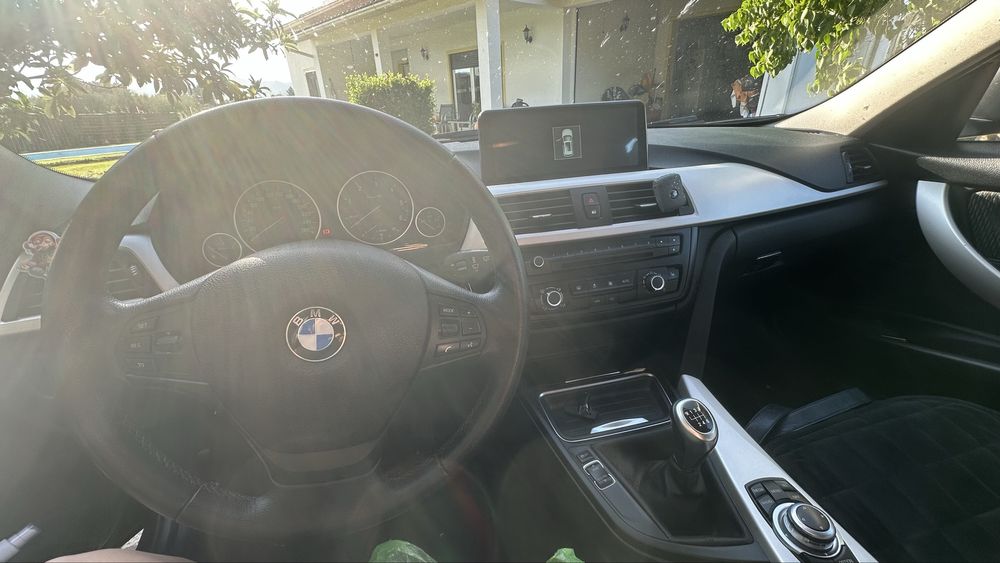 Vende se BMW 318 de 2013