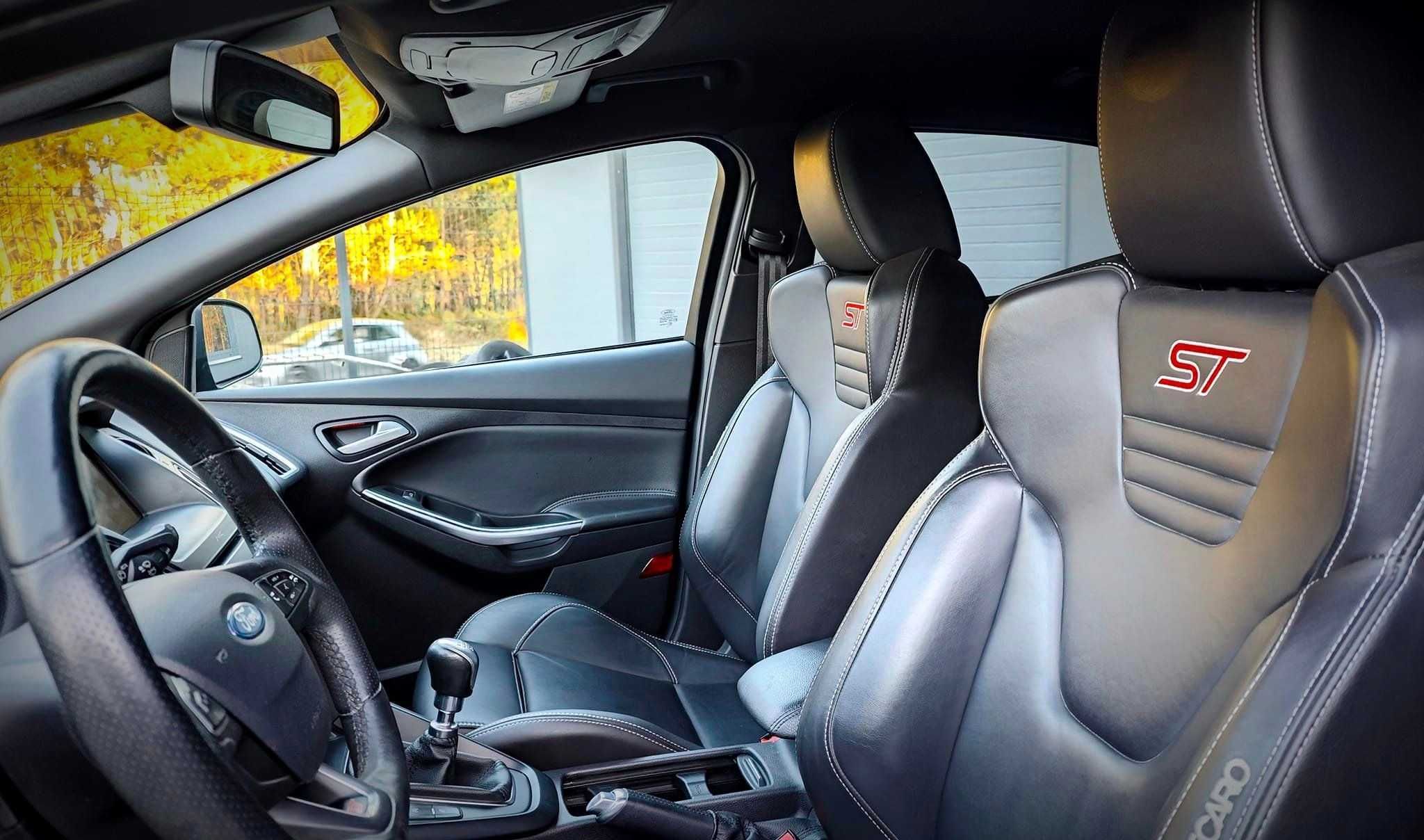 Ford Focus ST 250CV