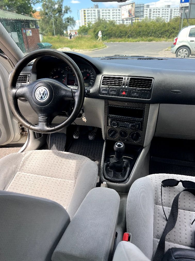 Volkswagen Bora 1.6 benzyna