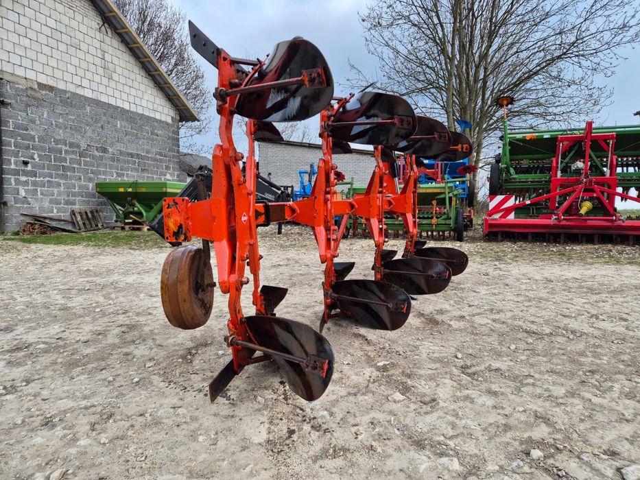 Pług obrotowy KUHN Master 100 4 skibowy