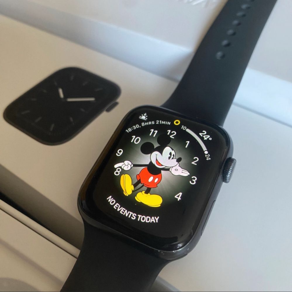 Apple Watch Series 5 44mm