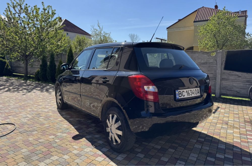 Продам своє авто Skoda Fabia