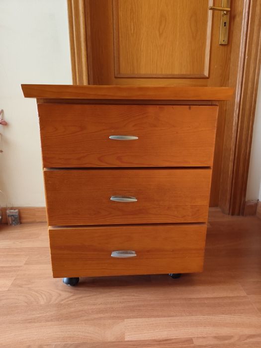 Mesa cabeceira pinho mel