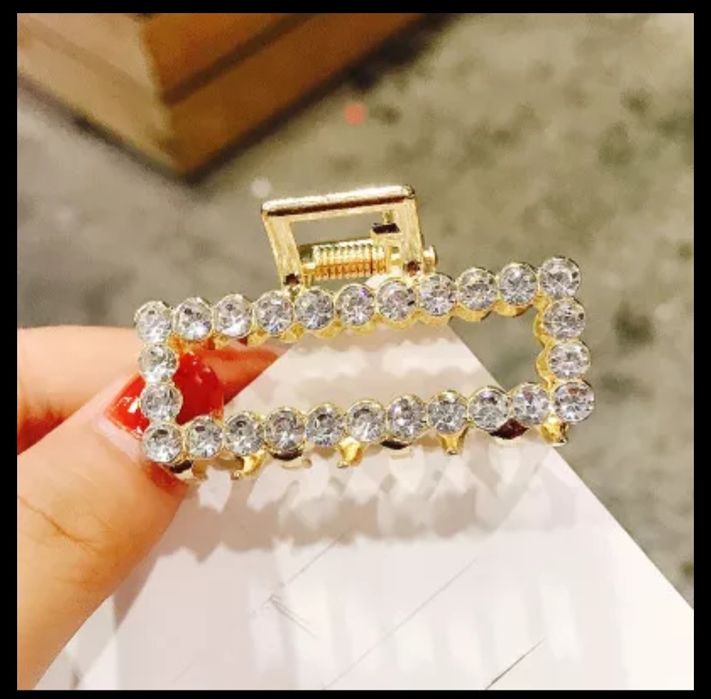 Заколки для волос.