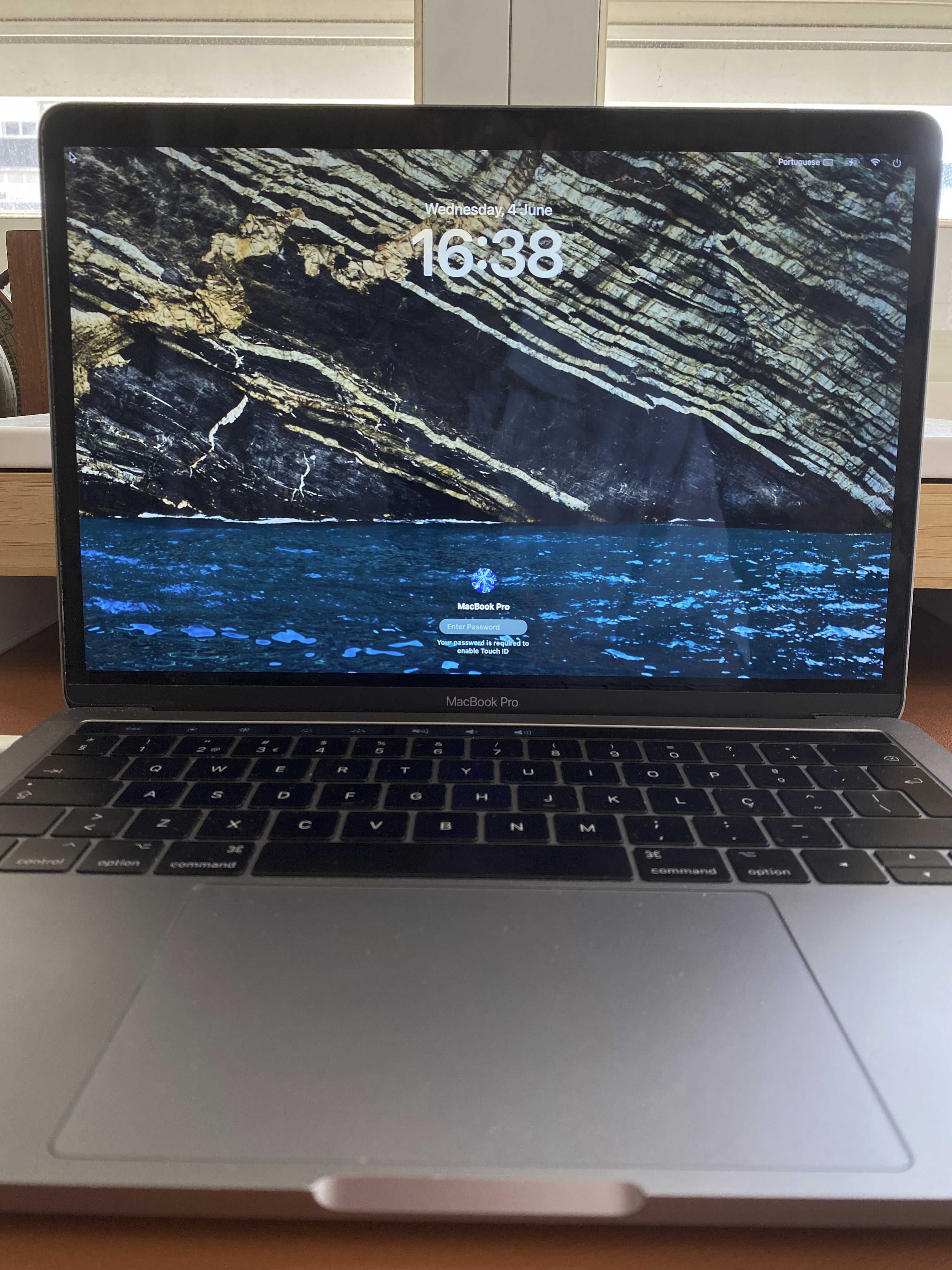 MacBook Pro Retina 13.3inch 2019-Core i7-16GB SSD 512 QWERTY-Português