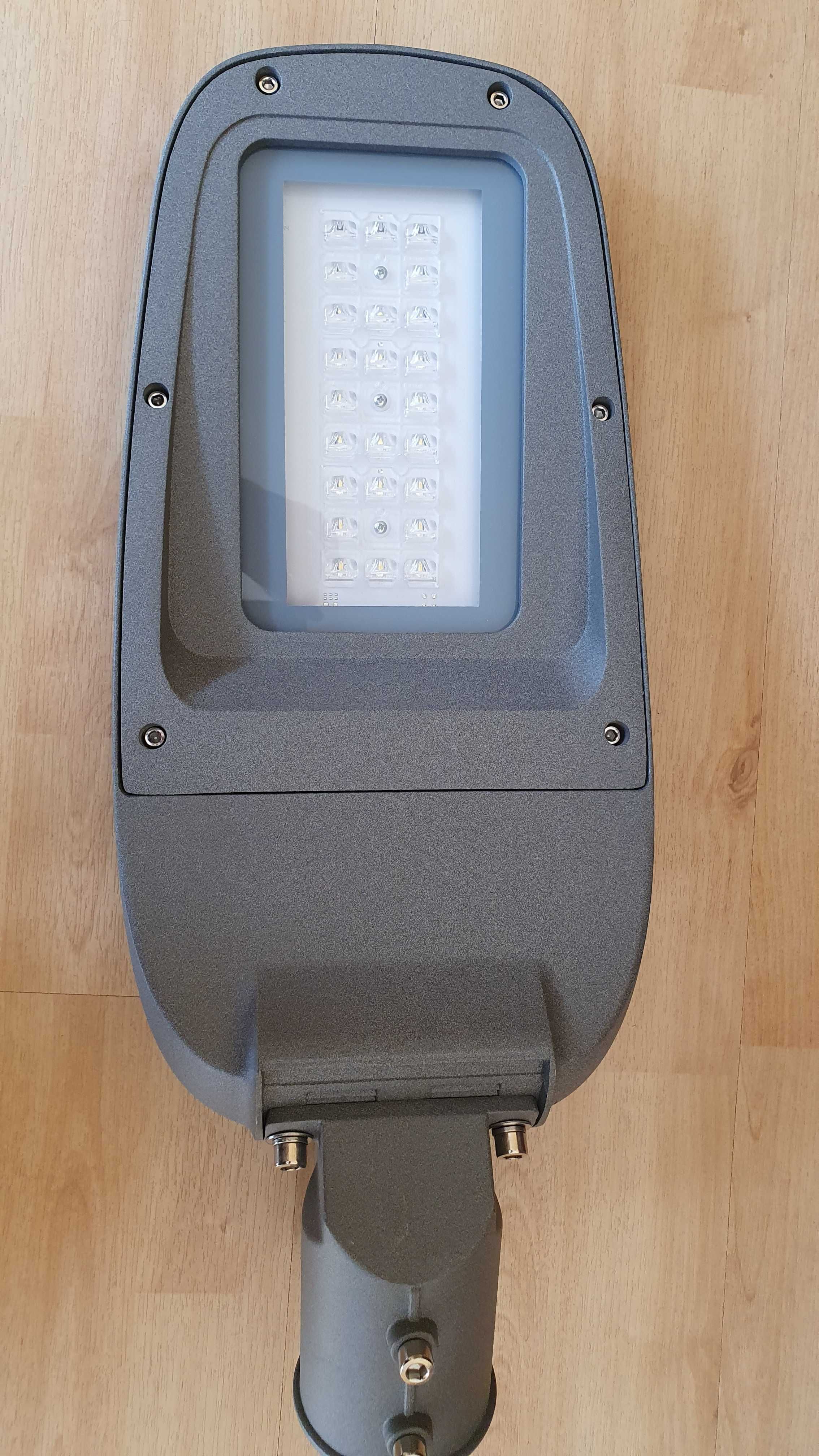 Lampa oprawa uliczna ogrodowa LED 70W i 100W