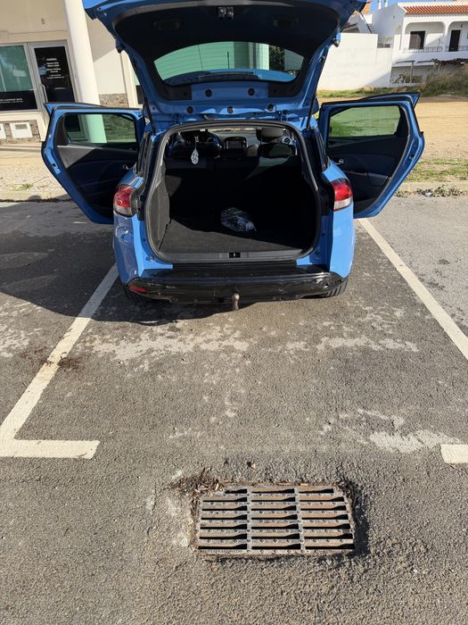 Carro em otimo estado 6500€