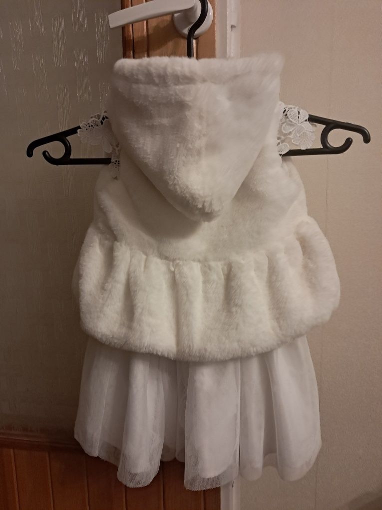 Sukienka do chrztu Primark r. 92 na 18-24 m + futerko bolerko
