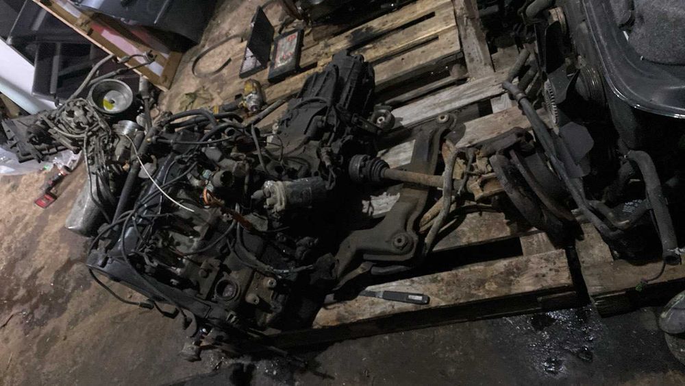 Двигатель Audi 80 B3 1.8 JN Двигун Ауді Б3 б4 бензин Мотор Кпп Разбор