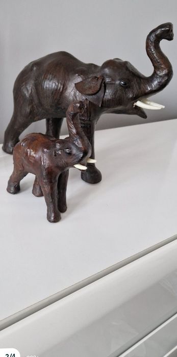 Dekoracja Słonie skórzane .