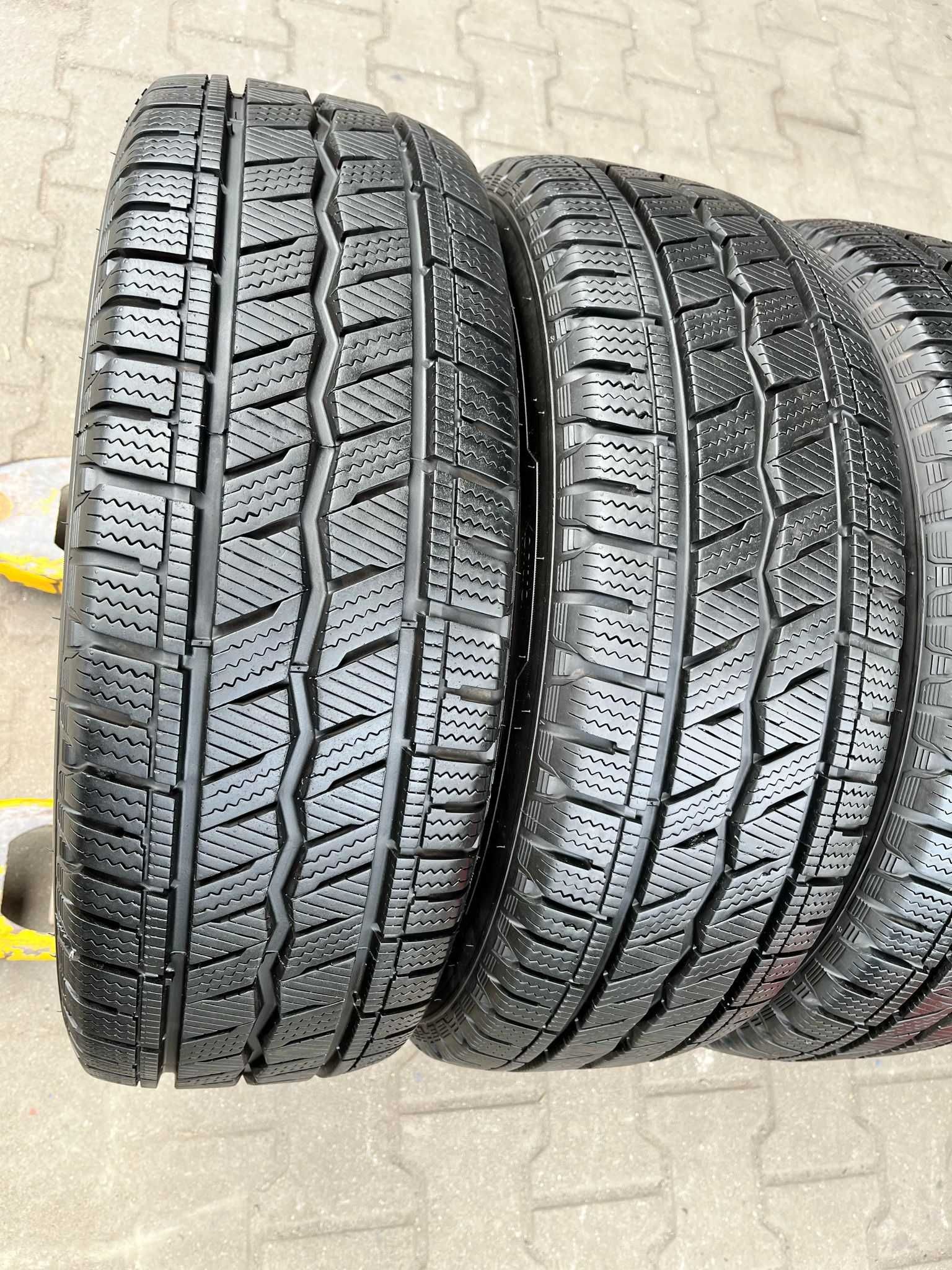 Opony zimowe 4x 215/65 R16C Hankook Winter RW12 LV 9.8 mm DOT24 #3634