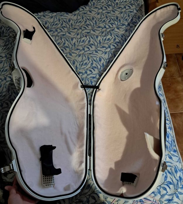 Saxofone E-sax mute system