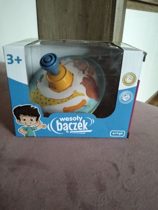 Wesoły bączek zobacz jak się kręci
