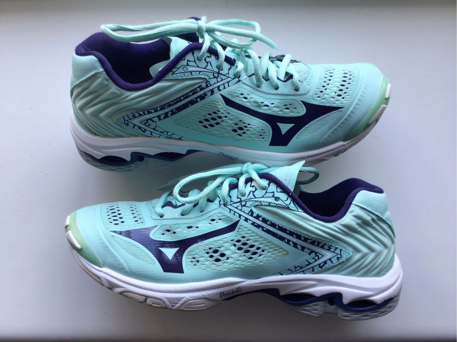 Кроссовки Mizuno Wave Lightning Z5 41 р.