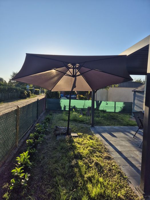 Parasol ogrodowy 300x250