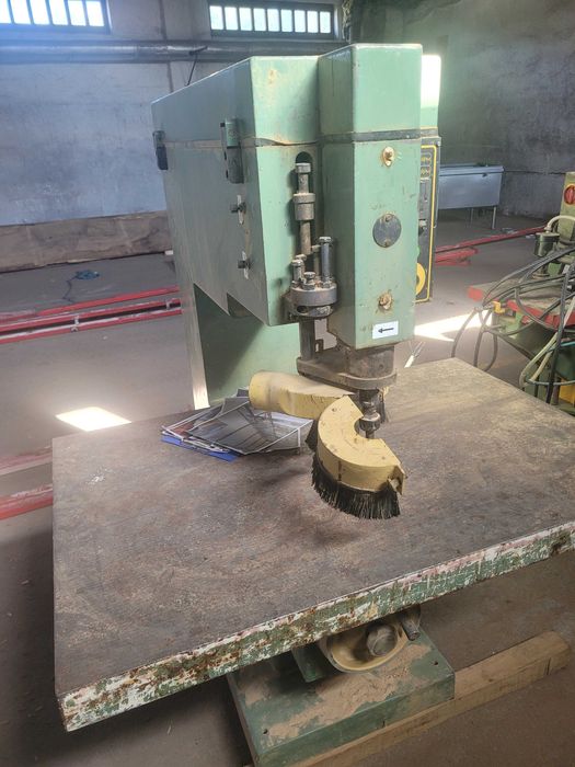 Frezarka gomad fg-1 górnowrzecionowa