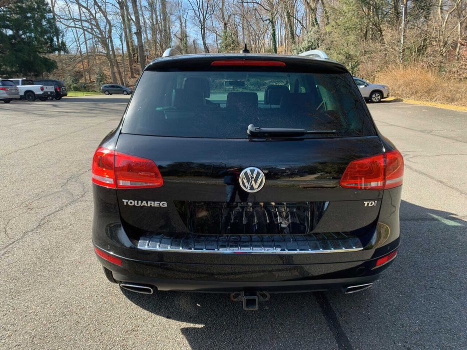 Volkswagen Touareg TDI Sport      2013