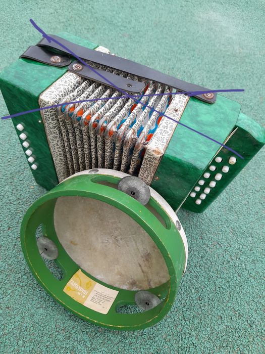 Игрушки ссср,Бубен,тамбурин,танк, револьвер