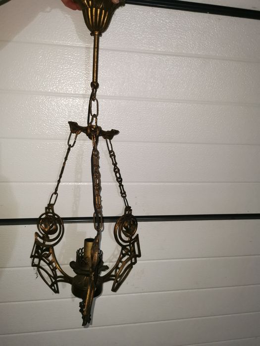Żyrandol metalowy starodawny