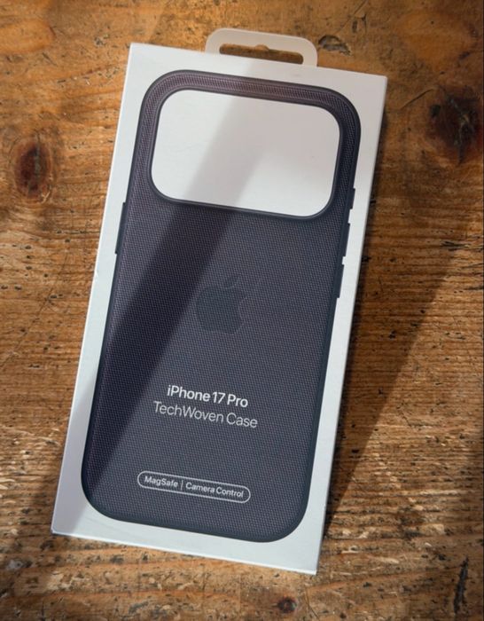 Capa iphone 17 pro original techWoven Case Purple