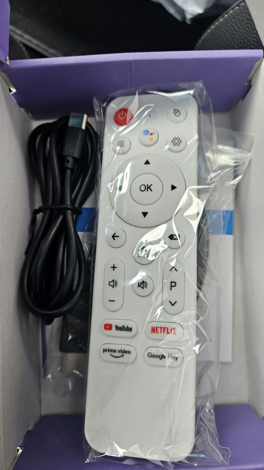 Смарт ТВ приставка H96 MAX H313 Mini 2/16 Гб Smart TV Stick Android 14