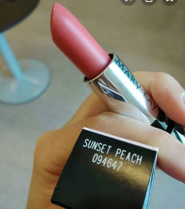 Żelowa Szminka Semi-Shine Sunset Peach Mary Kay