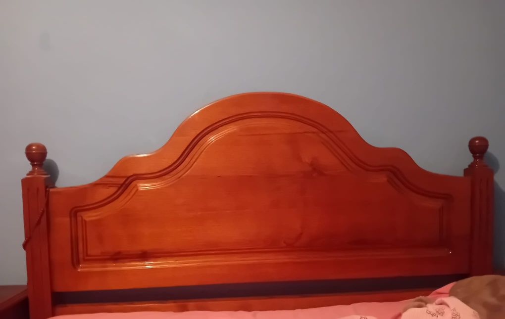 250 esta semana !Aceito propostas  Quarto de casal excelente estado