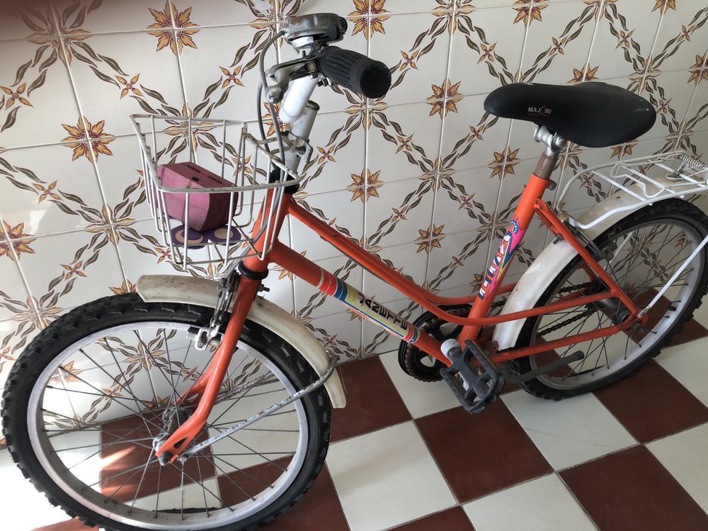 Bicicleta de menina