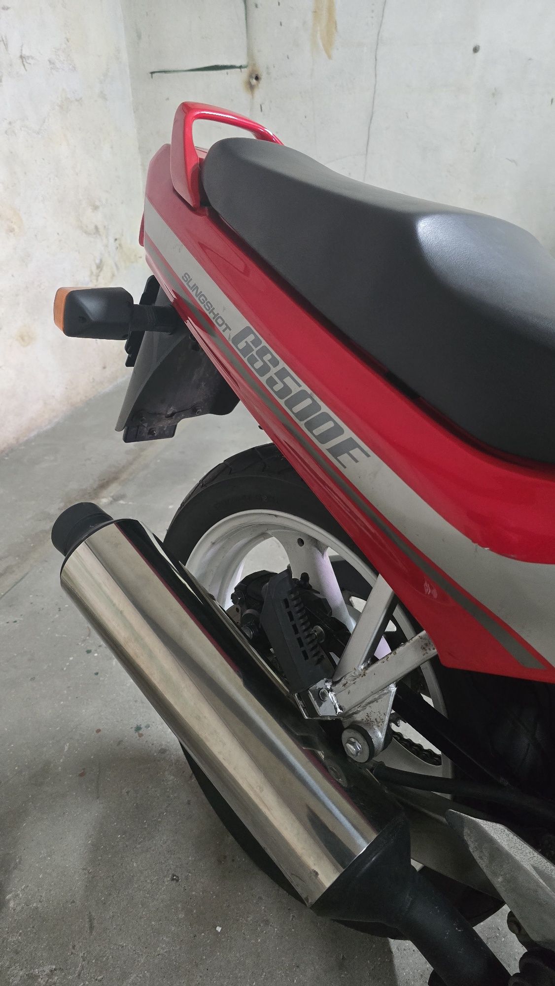 Suzuki Gs 500E com Apenas 1700klm!! Mota completamente Original.