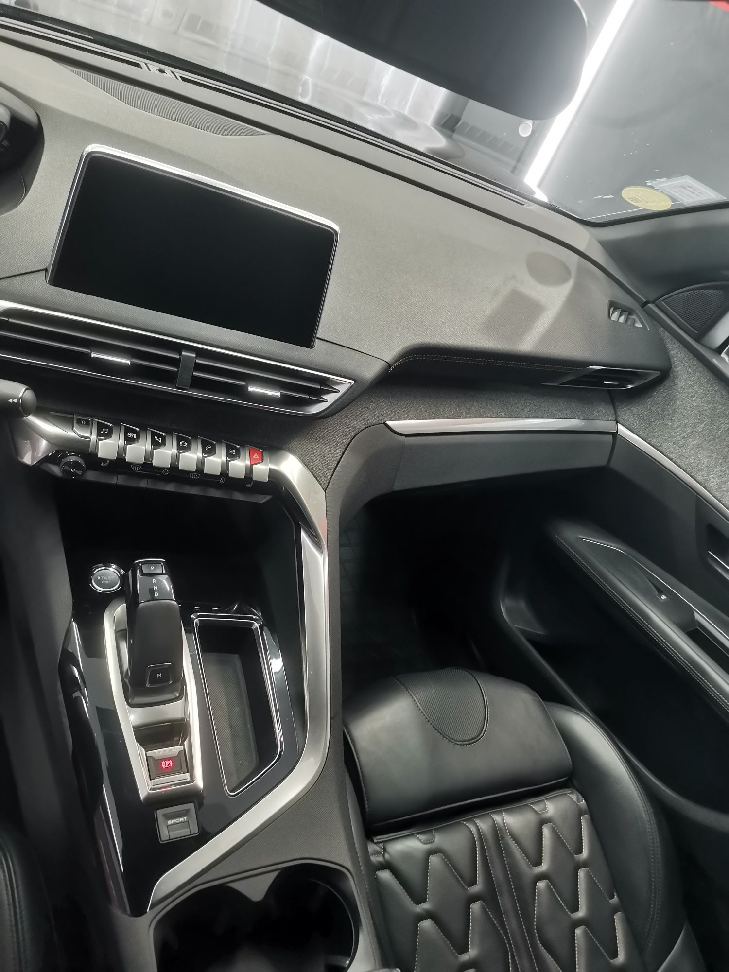 Пежо-3008 1.6 GT 2018